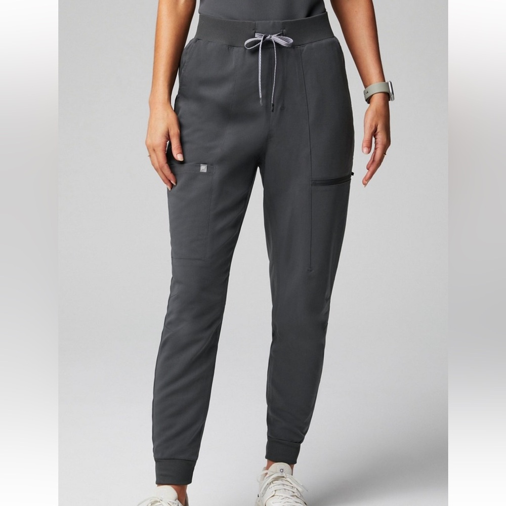 Fabletics Scrub Set - Picture 3 of 3